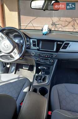 Внедорожник / Кроссовер Kia Niro 2017 в 