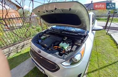 Внедорожник / Кроссовер Kia Niro 2017 в 