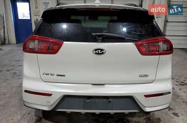 Внедорожник / Кроссовер Kia Niro 2017 в 