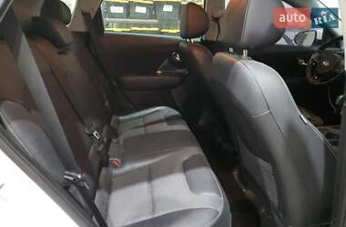 Внедорожник / Кроссовер Kia Niro 2017 в 