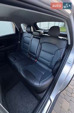 Позашляховик / Кросовер Kia Niro 2020 в 