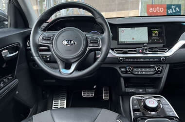 Позашляховик / Кросовер Kia Niro 2021 в 