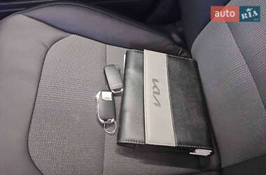 Внедорожник / Кроссовер Kia Niro 2022 в 