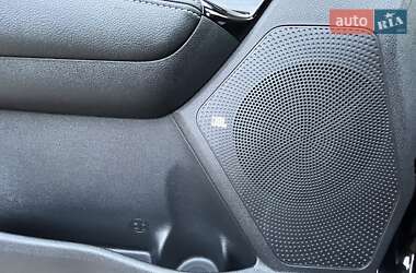 Позашляховик / Кросовер Kia Niro 2019 в 