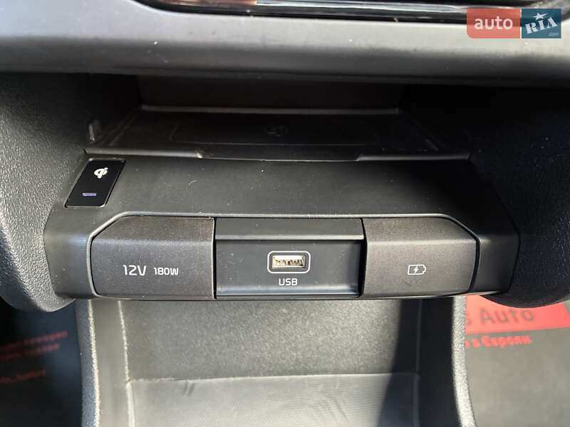 Внедорожник / Кроссовер Kia Niro 2020 в Киеве