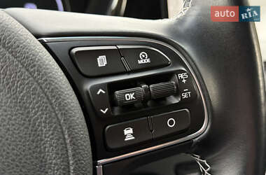 Позашляховик / Кросовер Kia Niro 2021 в 
