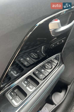 Внедорожник / Кроссовер Kia Niro 2018 в 