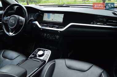 Позашляховик / Кросовер Kia Niro 2021 в 