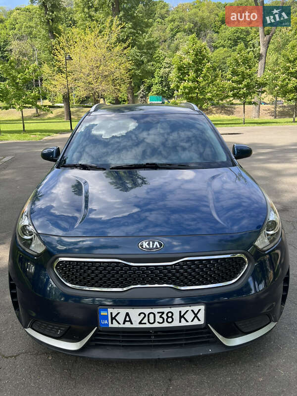Внедорожник / Кроссовер Kia Niro 2017 в Киеве