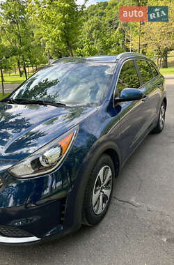 Позашляховик / Кросовер Kia Niro 2017 в Києві