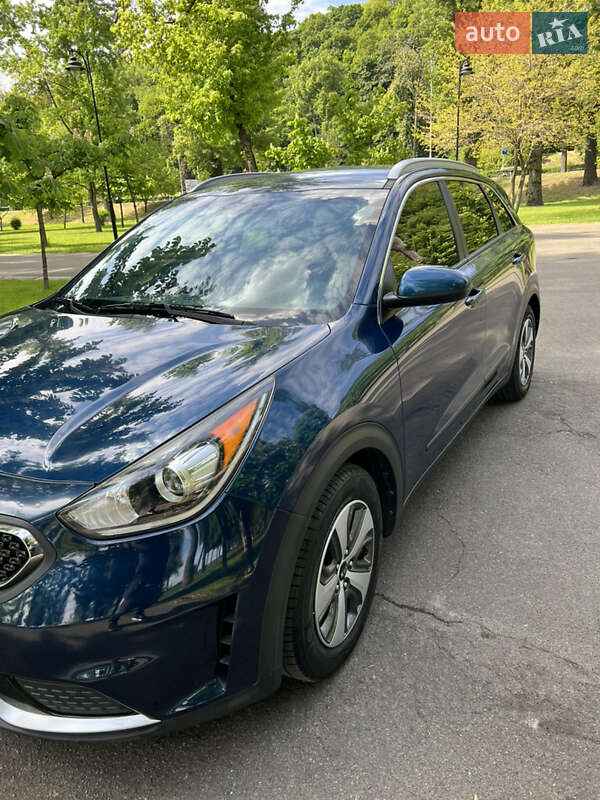 Внедорожник / Кроссовер Kia Niro 2017 в Киеве