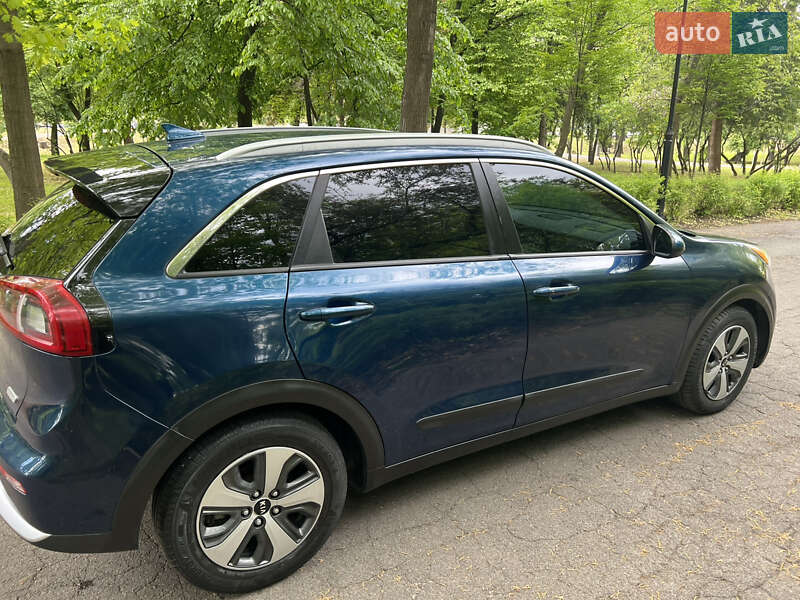 Внедорожник / Кроссовер Kia Niro 2017 в Киеве