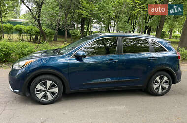Позашляховик / Кросовер Kia Niro 2017 в Києві