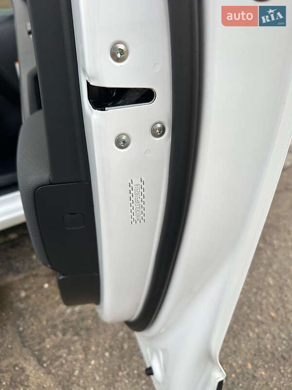 Позашляховик / Кросовер Kia Niro 2023 в Запоріжжі