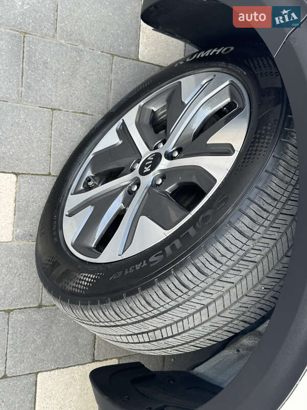 Позашляховик / Кросовер Kia Niro 2020 в Дрогобичі