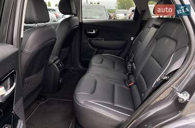 Позашляховик / Кросовер Kia Niro 2021 в 