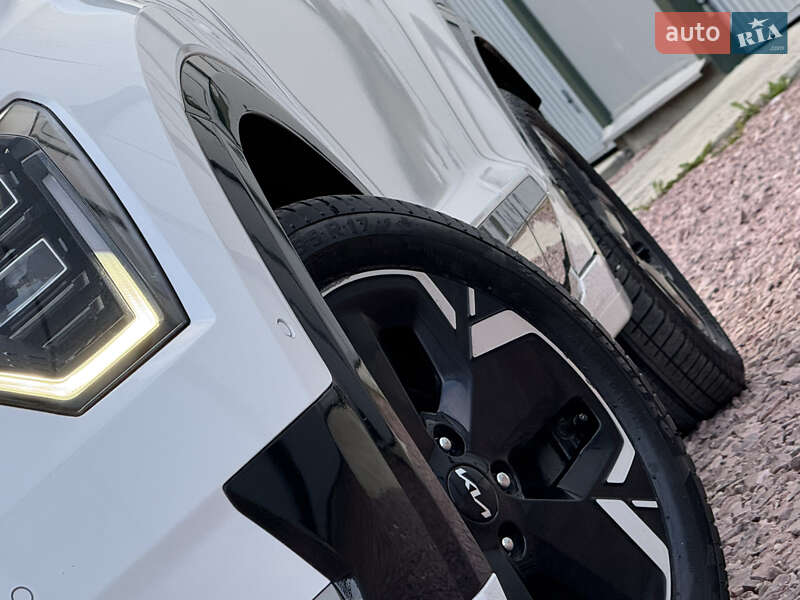 Позашляховик / Кросовер Kia Niro 2023 в Дрогобичі