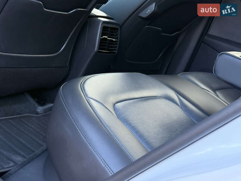 Позашляховик / Кросовер Kia Niro 2023 в Дрогобичі