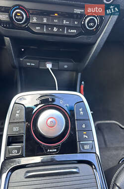 Внедорожник / Кроссовер Kia Niro 2020 в 