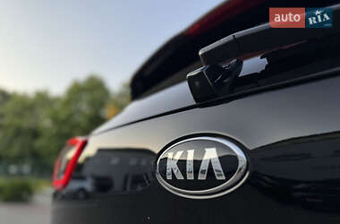 Позашляховик / Кросовер Kia Niro 2020 в 