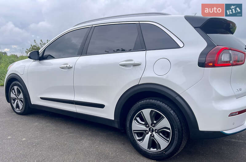 Внедорожник / Кроссовер Kia Niro 2017 в Ровно
