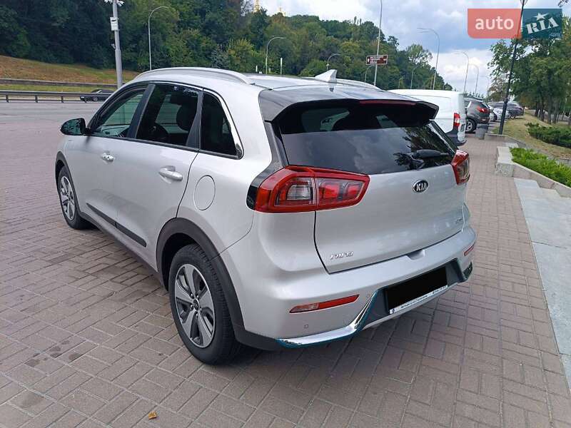 Внедорожник / Кроссовер Kia Niro 2017 в Львове фото 7 Внедорожник / Кроссовер Kia Niro 2017 в Львове