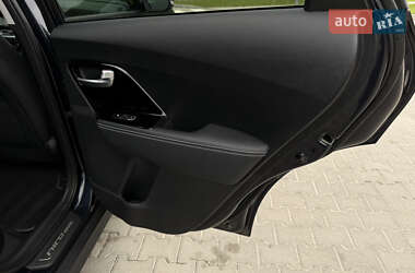 Позашляховик / Кросовер Kia Niro 2021 в 
