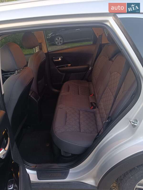 Внедорожник / Кроссовер Kia Niro 2020 в Черновцах фото 19 Внедорожник / Кроссовер Kia Niro 2020 в Черновцах