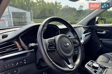 Позашляховик / Кросовер Kia Niro 2021 в 