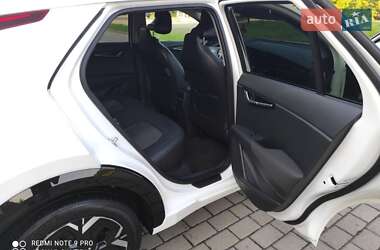 Внедорожник / Кроссовер Kia Niro 2023 в 