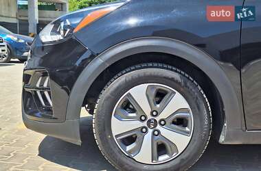 Позашляховик / Кросовер Kia Niro 2021 в 