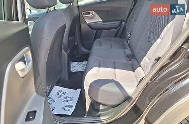 Позашляховик / Кросовер Kia Niro 2021 в 