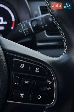 Позашляховик / Кросовер Kia Niro 2019 в 