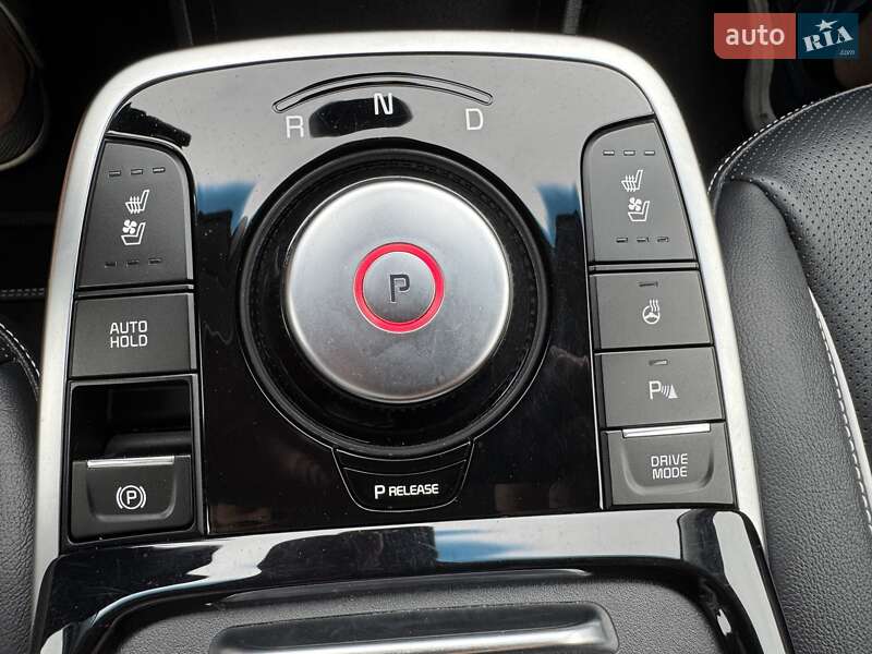 Внедорожник / Кроссовер Kia Niro 2019 в Киеве