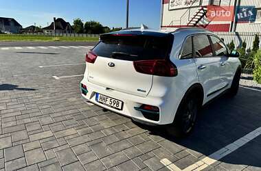 Позашляховик / Кросовер Kia Niro 2021 в 