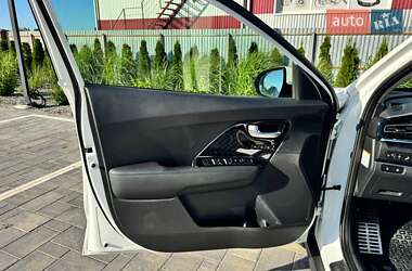 Позашляховик / Кросовер Kia Niro 2021 в 