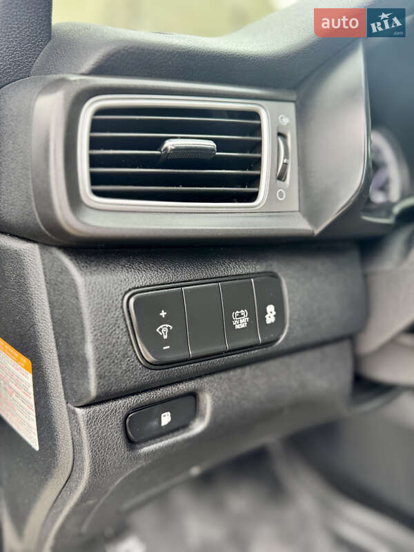 Внедорожник / Кроссовер Kia Niro 2018 в Киеве