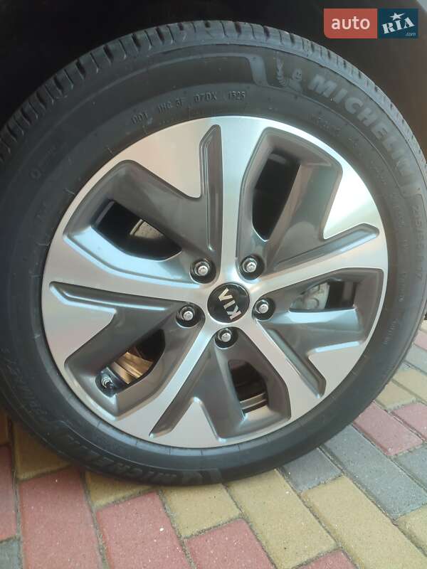 Внедорожник / Кроссовер Kia Niro 2020 в Ровно фото 9 Внедорожник / Кроссовер Kia Niro 2020 в Ровно