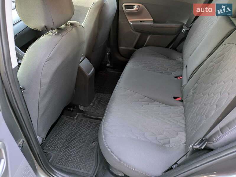 Позашляховик / Кросовер Kia Niro 2017 в Івано-Франківську