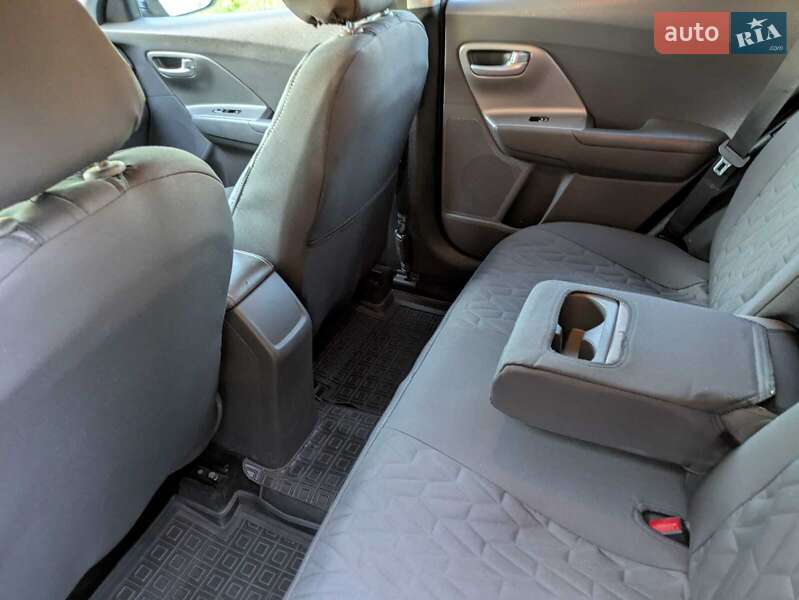 Позашляховик / Кросовер Kia Niro 2017 в Івано-Франківську