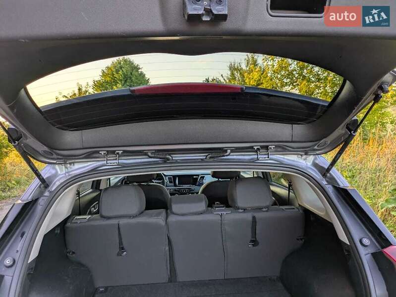 Позашляховик / Кросовер Kia Niro 2017 в Івано-Франківську