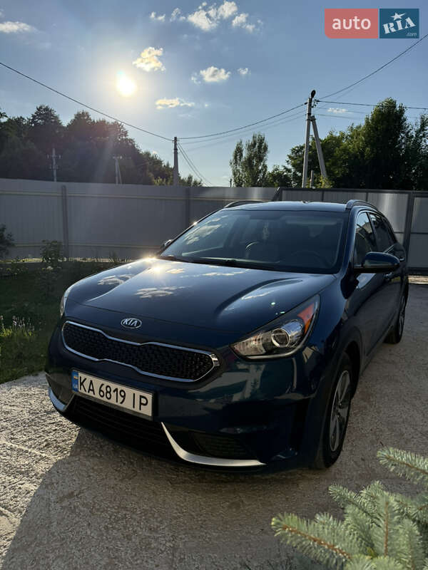 Внедорожник / Кроссовер Kia Niro 2017 в Киеве