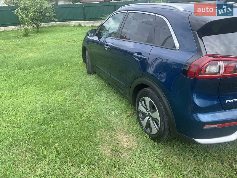 Внедорожник / Кроссовер Kia Niro 2018 в Буске
