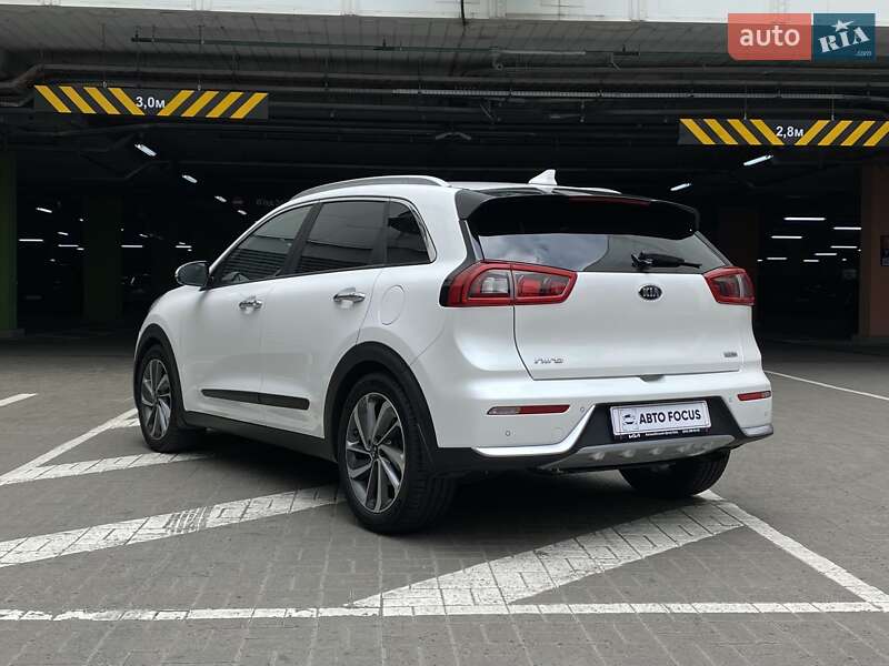 Позашляховик / Кросовер Kia Niro 2017 в Києві