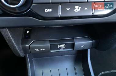 Внедорожник / Кроссовер Kia Niro 2021 в 