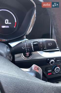 Внедорожник / Кроссовер Kia Niro 2021 в 