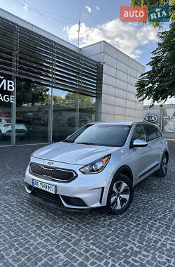 Внедорожник / Кроссовер Kia Niro 2017 в 