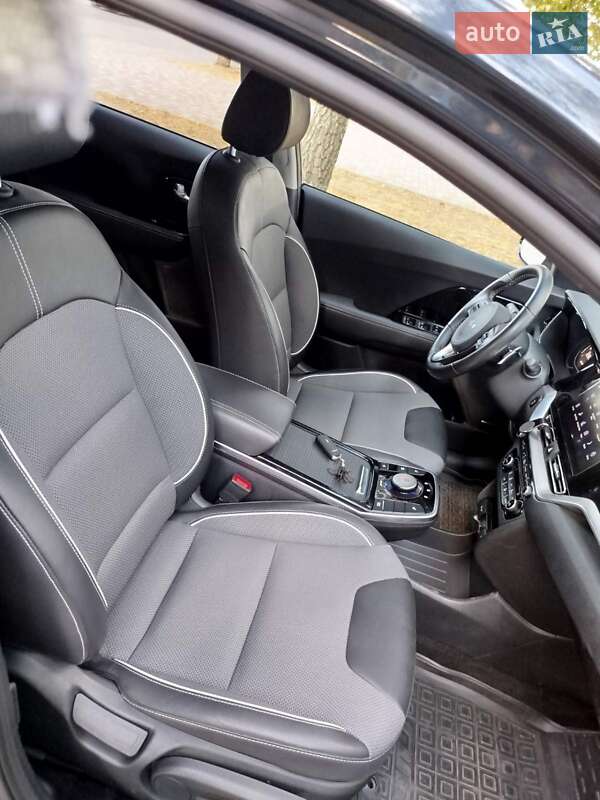 Позашляховик / Кросовер Kia Niro 2021 в Шполі