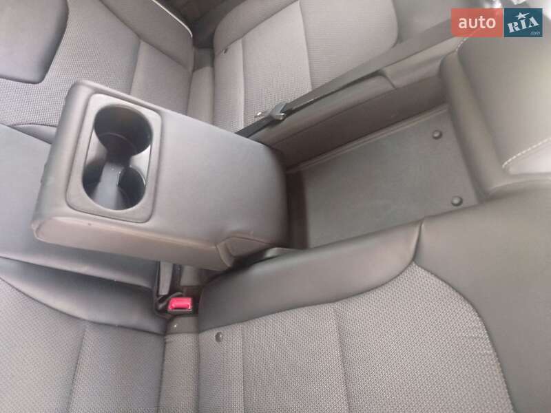 Позашляховик / Кросовер Kia Niro 2021 в Шполі