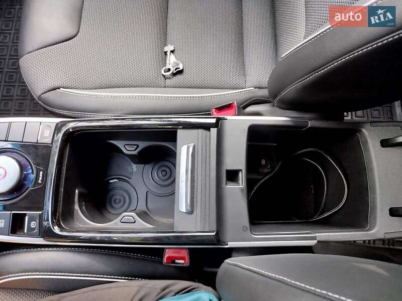 Позашляховик / Кросовер Kia Niro 2021 в Шполі